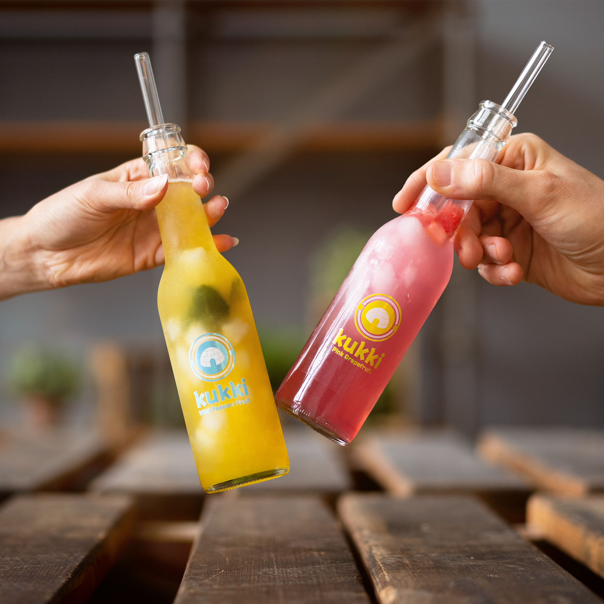 kukki_Cocktail_Anstoßen_V1